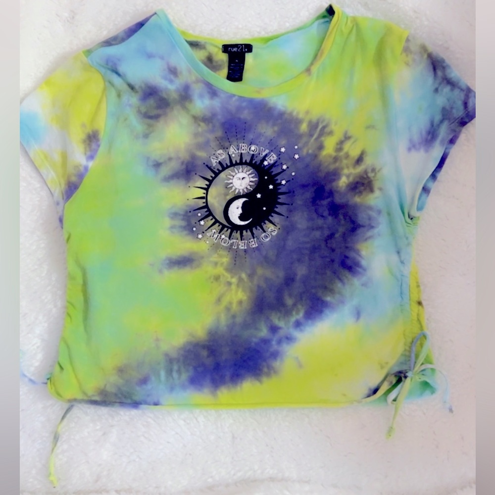 NWOT Women’s Tie Dye Baby Tee Size XL